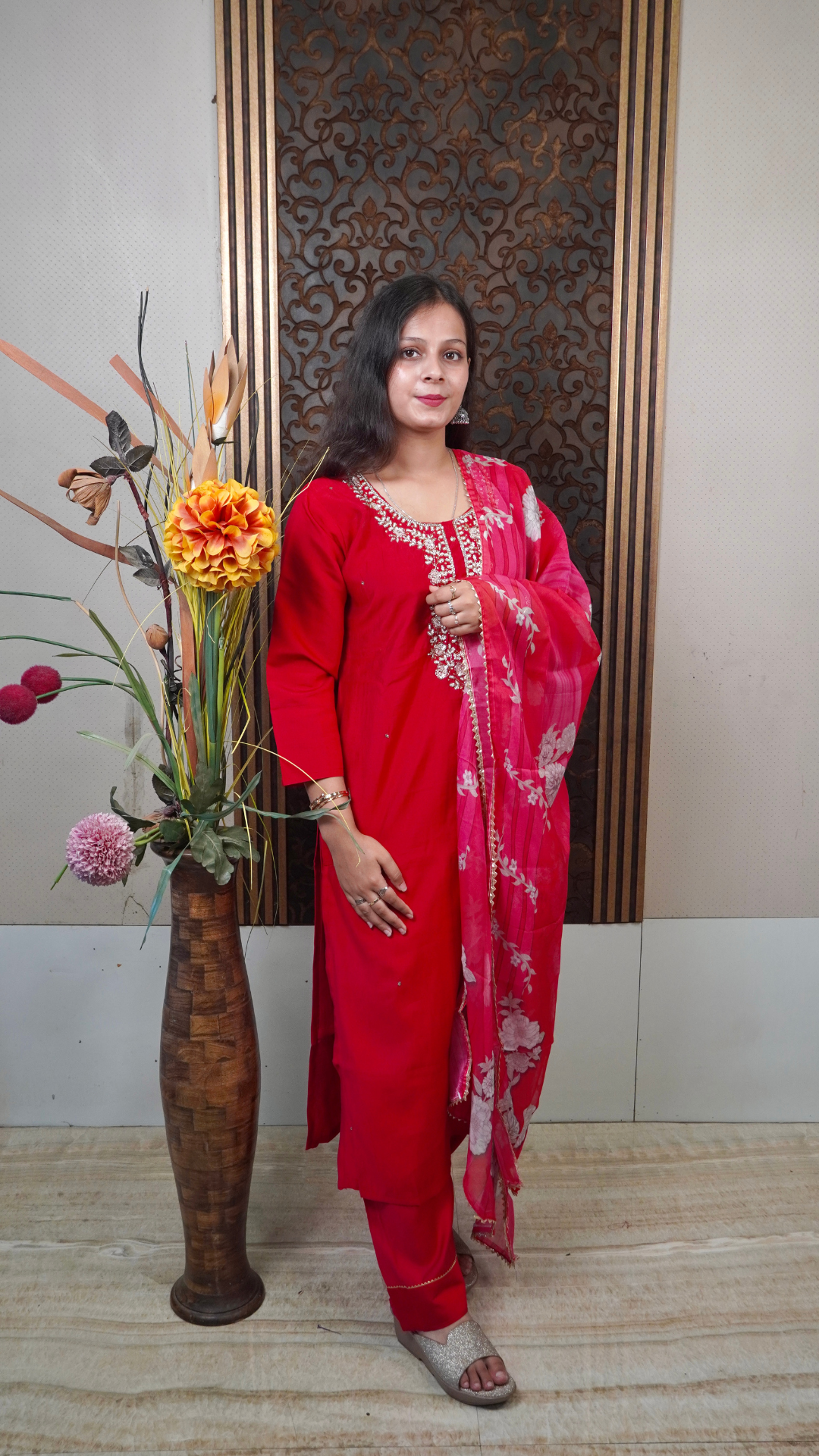 Heavy Red Silk Dupatta Set– Regal Embellishment with Rich Fabric Flair