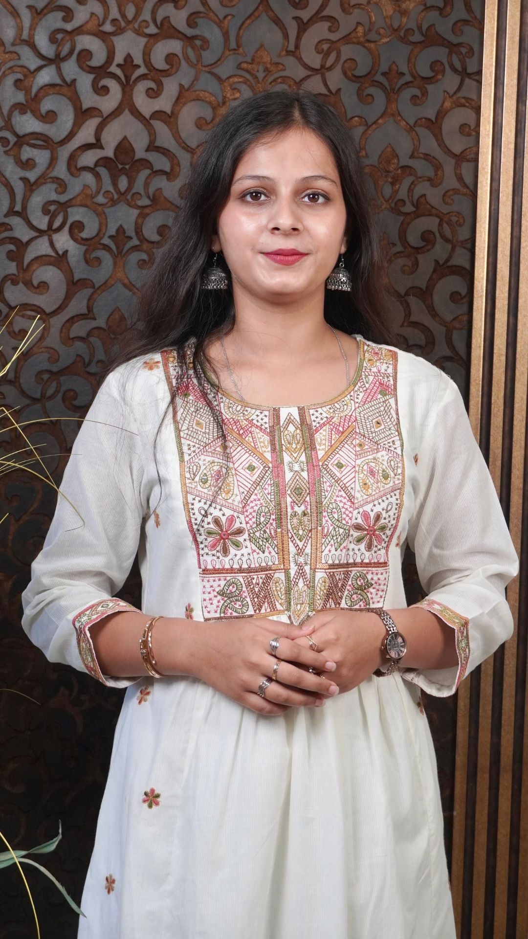 Off-White Embroidered Dupatta set – Elegant Embellishment in Soft Hues