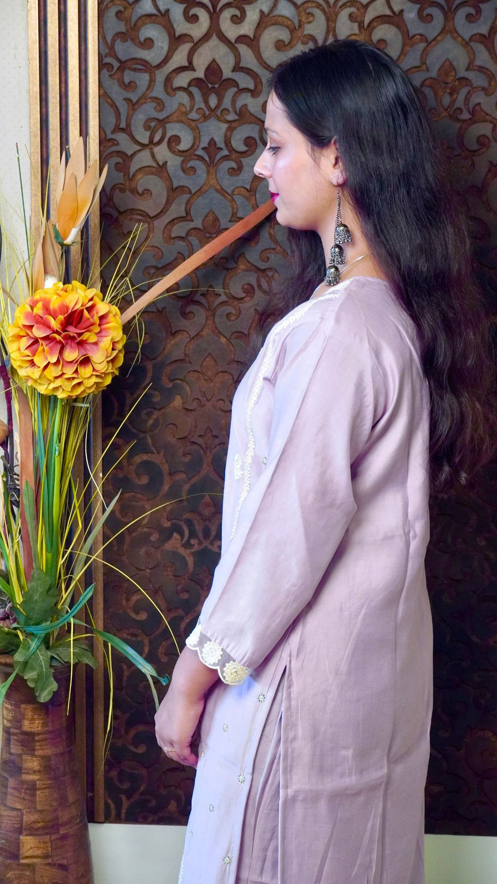 Lavender Mirror & Thread Embroidered Dupatta – Ethereal Glamour with Shimmering Detail