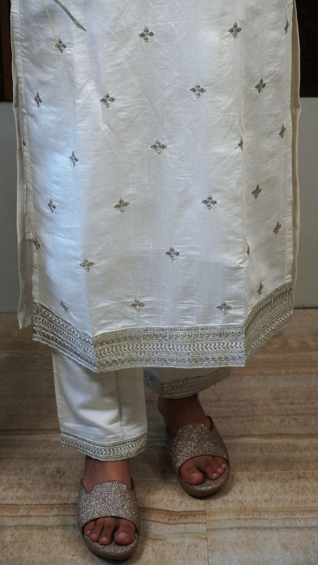 Off-White Heavy printed Silk Dupatta – Timeless Elegance in Luxurious Ivory