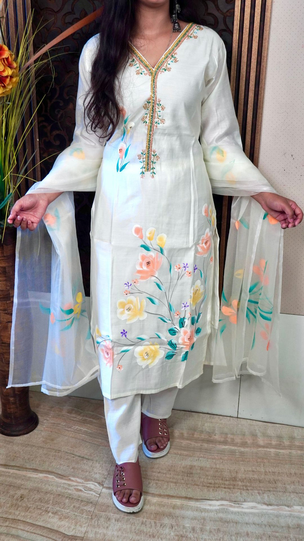Off-White Organza Hand-Painted Dupatta set – Elegant Floral Artistry in Sheer Organza