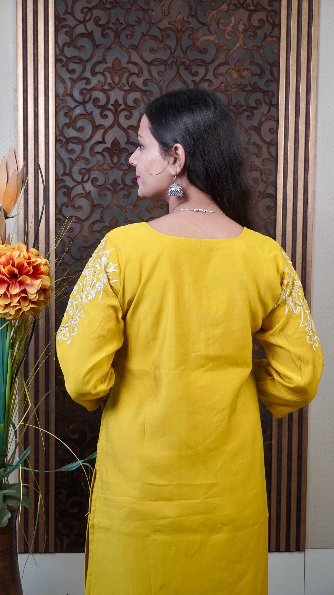 Yellow Embroidered Silk Dupatta – Radiant Tradition in Luxe Fabric